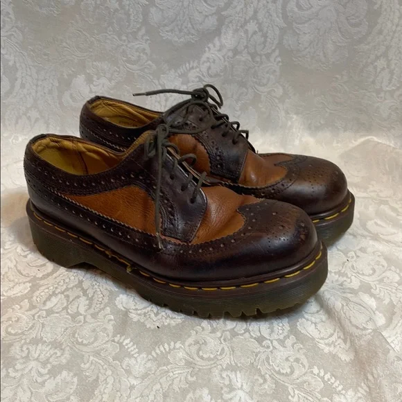 靴 Dr.Martens wing tip brown vintage Dr. Martens | Shoes | Vintage Dr Martens Classic Brown Wingtip